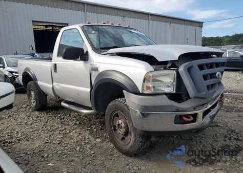 2005 Ford F250 Super Duty z USA, uszkodzony, nr VIN 1FTNF21585EA19366